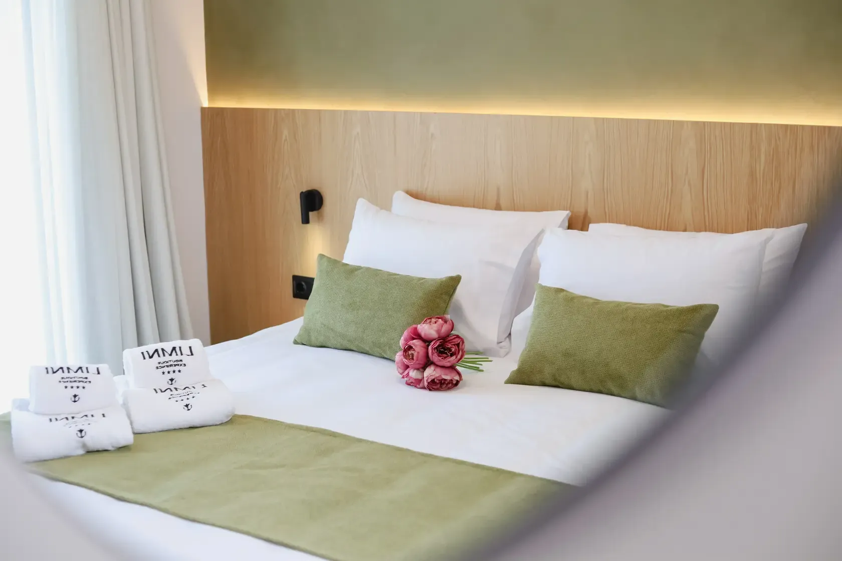 STANDARD DOUBLE ROOM WITH BALCONY